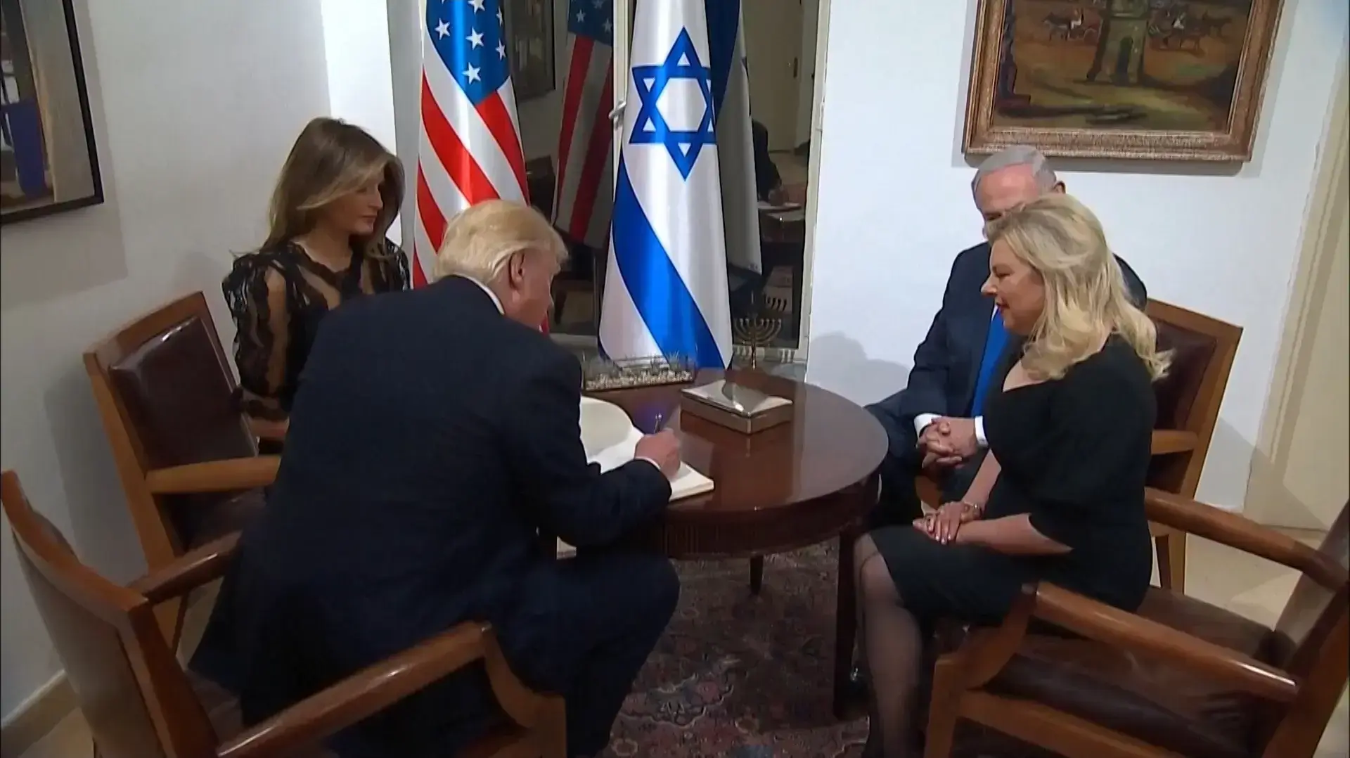 ראש הממשלה בנימין נתניהו ורעייתו שרה עם נשיא ארה"ב דונלד טראמפ ורעייתו מלניה, בבית רה"מ בירושלים, 22 במאי 2017 ראש הממשלה בנימין נתניהו ורעייתו שרה עם נשיא ארה"ב דונלד טראמפ ורעייתו מלניה, בבית רה"מ בירושלים, 22 במאי 2017