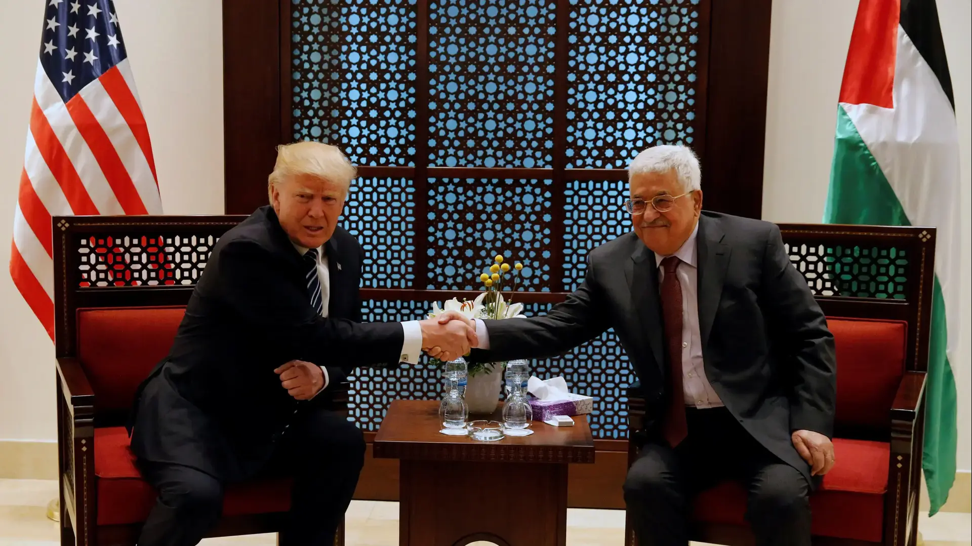 הנשיא דונלד טראמפ וראש הרשות אבו מאזן בפגישתם בבית לחם 23 במאי 2017