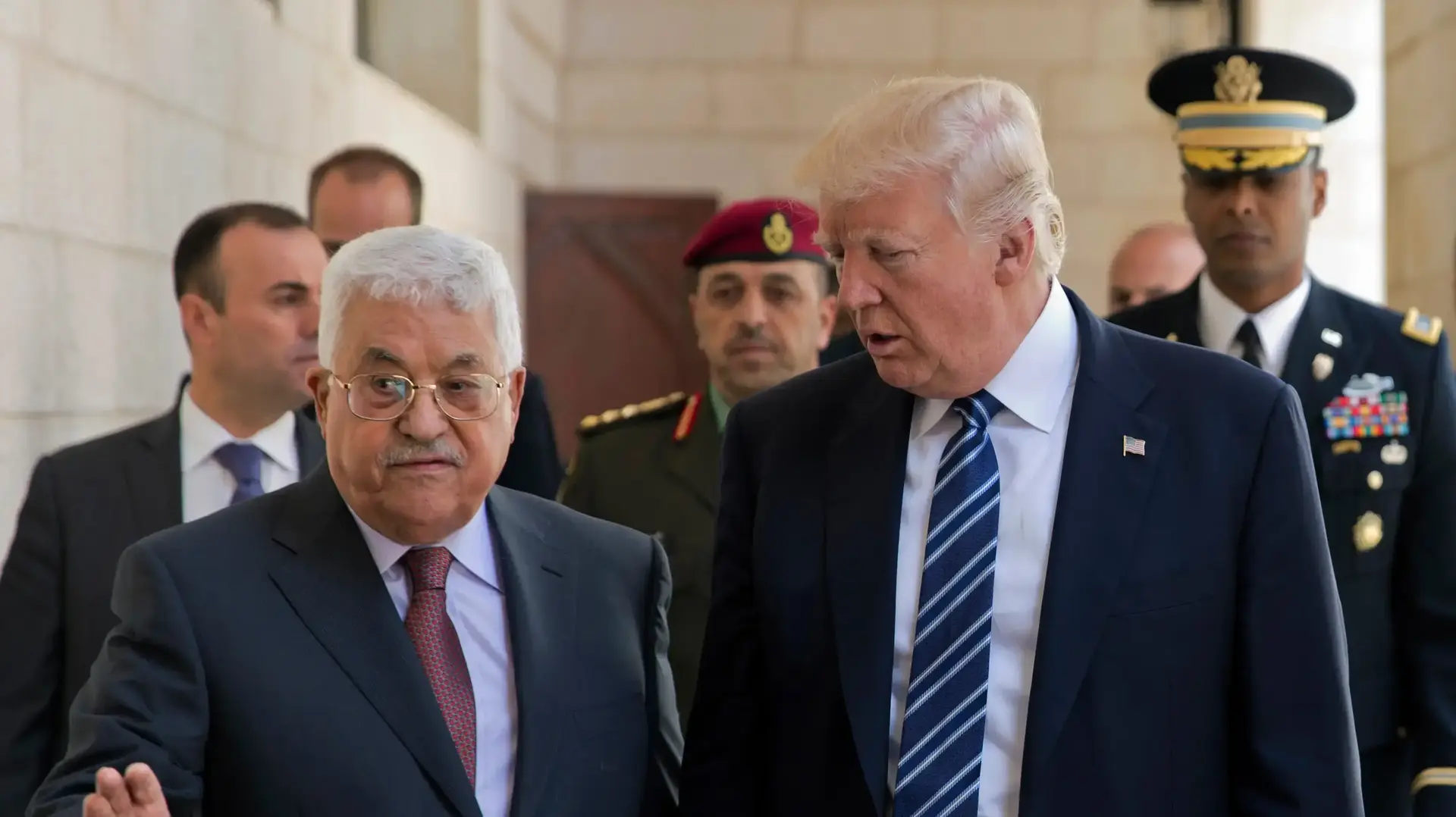 הנשיא דונלד טראמפ וראש הרשות אבו מאזן בפגישתם בבית לחם 23 במאי 2017 הנשיא דונלד טראמפ וראש הרשות אבו מאזן בפגישתם בבית לחם 23 במאי 2017