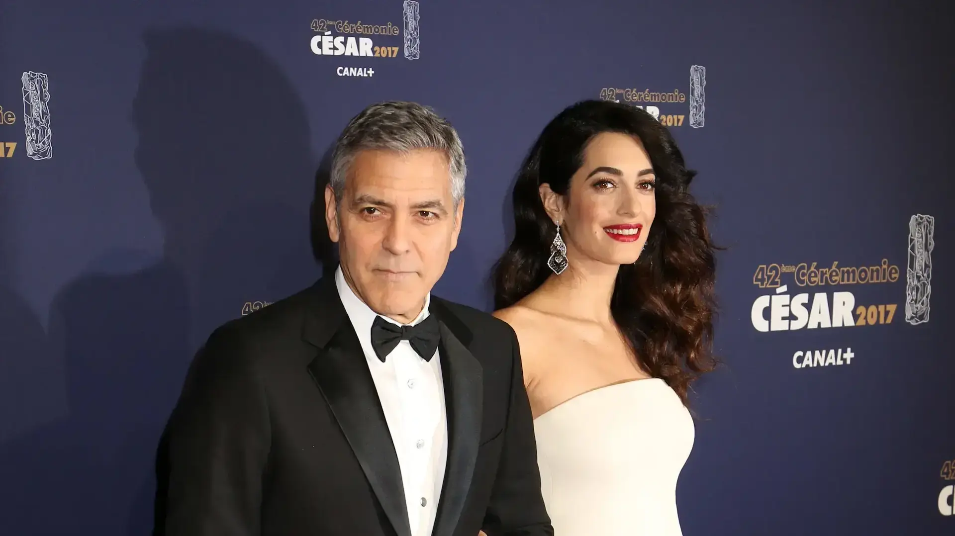 ג'ורג' ואמל קלוני על השטיח האדום ג'ורג' ואמל קלוני על השטיח האדום