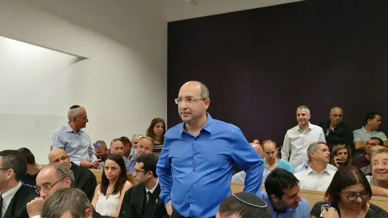 שלי יחימוביץ' ואבי ניסנקורן בבית המשפט המחוזי בתל אביב בדיון בעניין הבחירות להסתדרות, מאי 2017 שלי יחימוביץ' ואבי ניסנקורן בבית המשפט המחוזי בתל אביב בדיון בעניין הבחירות להסתדרות, מאי 2017