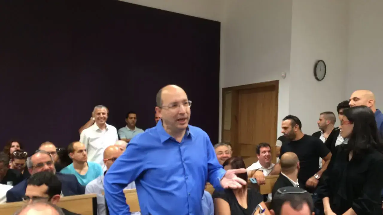 אבי ניסנקורן בדיון בספירת הקולות לבחירות בהסתדרות 25 במאי 2017 אבי ניסנקורן בדיון בספירת הקולות לבחירות בהסתדרות 25 במאי 2017