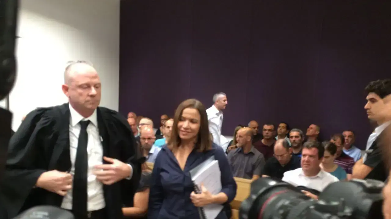 שלי יחימוביץ' בדיון בספירת הקולות לבחירות בהסתדרות 25 במאי 2017 שלי יחימוביץ' בדיון בספירת הקולות לבחירות בהסתדרות 25 במאי 2017