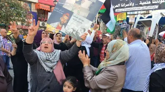 חגיגות ברמאללה לאחר סיום שביתת האסירים, 27 במאי 2017 חגיגות ברמאללה לאחר סיום שביתת האסירים, 27 במאי 2017