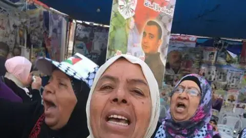 חגיגות ברמאללה לאחר סיום שביתת האסירים, 27 במאי 2017 חגיגות ברמאללה לאחר סיום שביתת האסירים, 27 במאי 2017