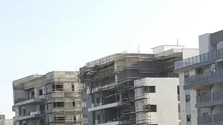 פיגום קרס באתר הבנייה ברחוב חטיבת כפיר בעפולה וכתוצאה מכך נלכדו תחתיו עובדים, 28 במאי 2017 פיגום קרס באתר הבנייה ברחוב חטיבת כפיר בעפולה וכתוצאה מכך נלכדו תחתיו עובדים, 28 במאי 2017