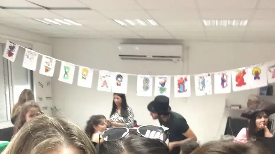 מלי ומיכל, בנות מעגל הנשים בנתניה באחת הפעילויות ההתנדבותיות מאי 2017 מלי ומיכל, בנות מעגל הנשים בנתניה באחת הפעילויות ההתנדבותיות מאי 2017