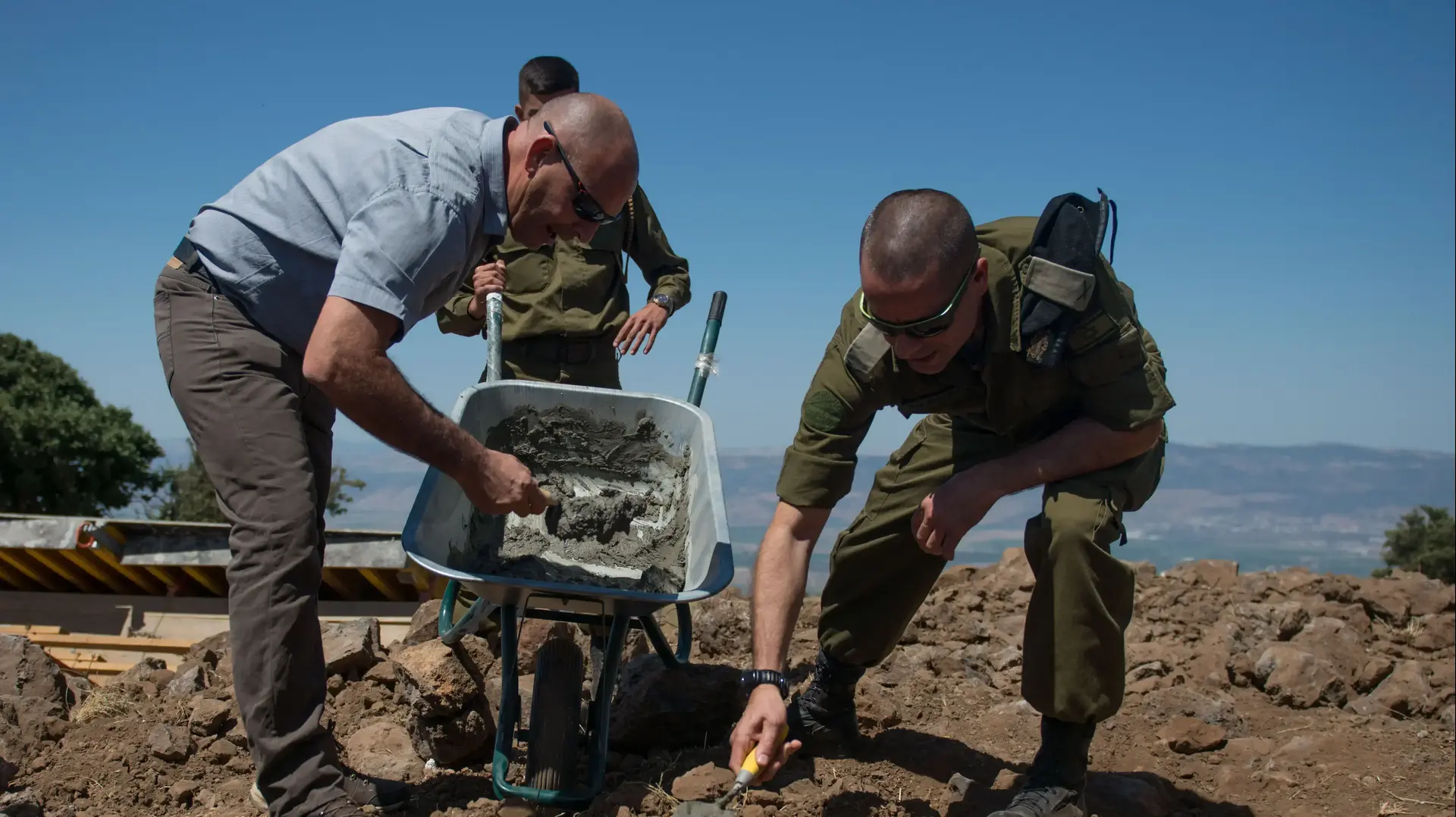 אייטם בנושא תר"ש אביב והקמת מתקן שניר 29 במאי 2017 אייטם בנושא תר"ש אביב והקמת מתקן שניר 29 במאי 2017