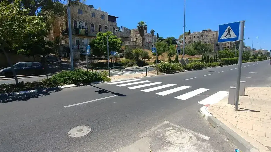 רחוב אבן גבירול פינת רחוב הקישון, חיפה, זירת התאונה שבה נהרגה נאדא איבדאח רחוב אבן גבירול פינת רחוב הקישון, חיפה, זירת התאונה שבה נהרגה נאדא איבדאח