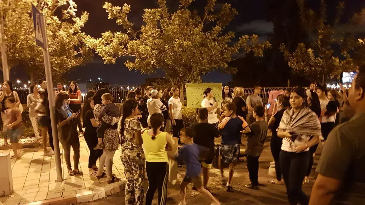 הפגנה ברחוב אבן גבירול בחיפה לאחר תאונת "פגע וברח", 31 במאי 2017 הפגנה ברחוב אבן גבירול בחיפה לאחר תאונת "פגע וברח", 31 במאי 2017