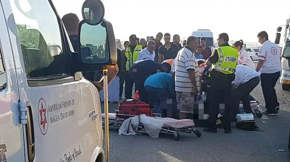 גבר בן 39 נהרג מפגיעת רכב בצומת שוקת בנגב, 3 ביוני 2017 גבר בן 39 נהרג מפגיעת רכב בצומת שוקת בנגב, 3 ביוני 2017