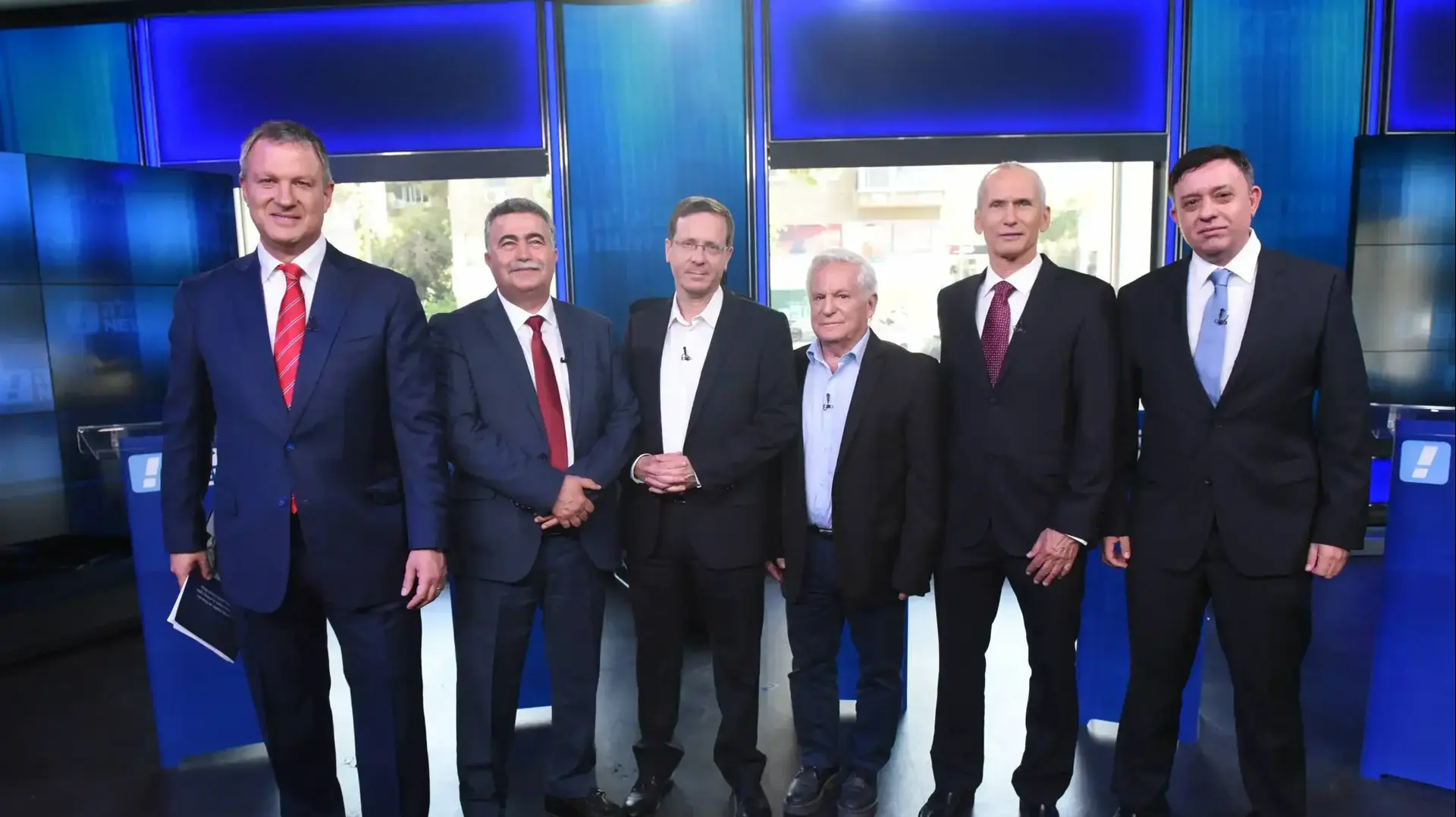 המועמדים לפריימריז במפלגת העבודה בעימות באולפן וואלה! NEWS 4 ביוני 2017 המועמדים לפריימריז במפלגת העבודה בעימות באולפן וואלה! NEWS 4 ביוני 2017