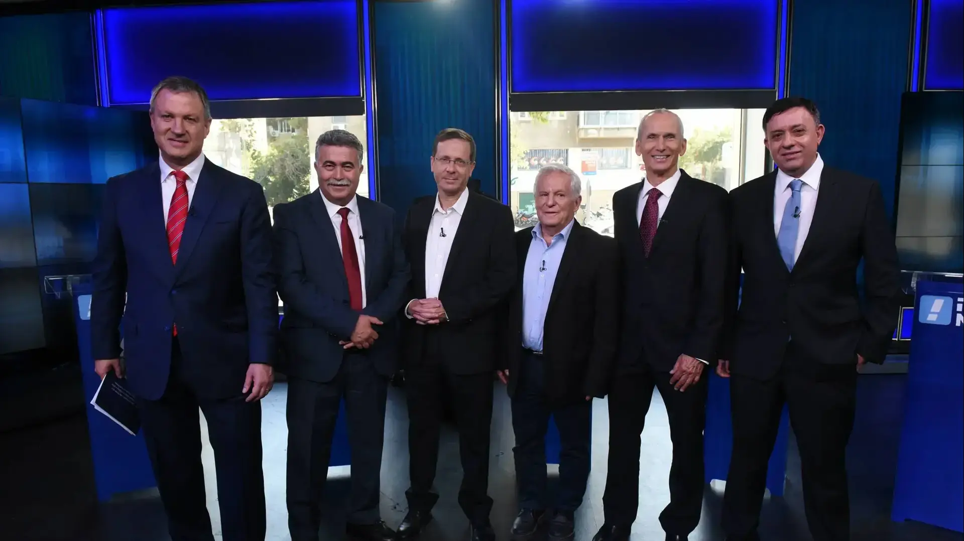 המועמדים לפריימריז במפלגת העבודה בעימות באולפן וואלה! NEWS 4 ביוני 2017 המועמדים לפריימריז במפלגת העבודה בעימות באולפן וואלה! NEWS 4 ביוני 2017