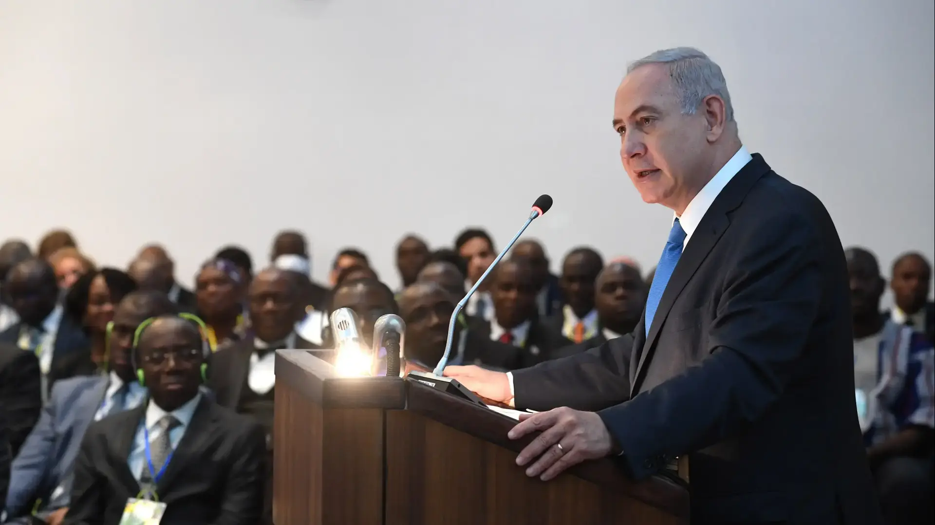 פגישת ראש הממשלה בנימין נתניהו עם נשיא גמביה אדמה בארו במהלך ביקורו בליבריה 4 ביוני 2017