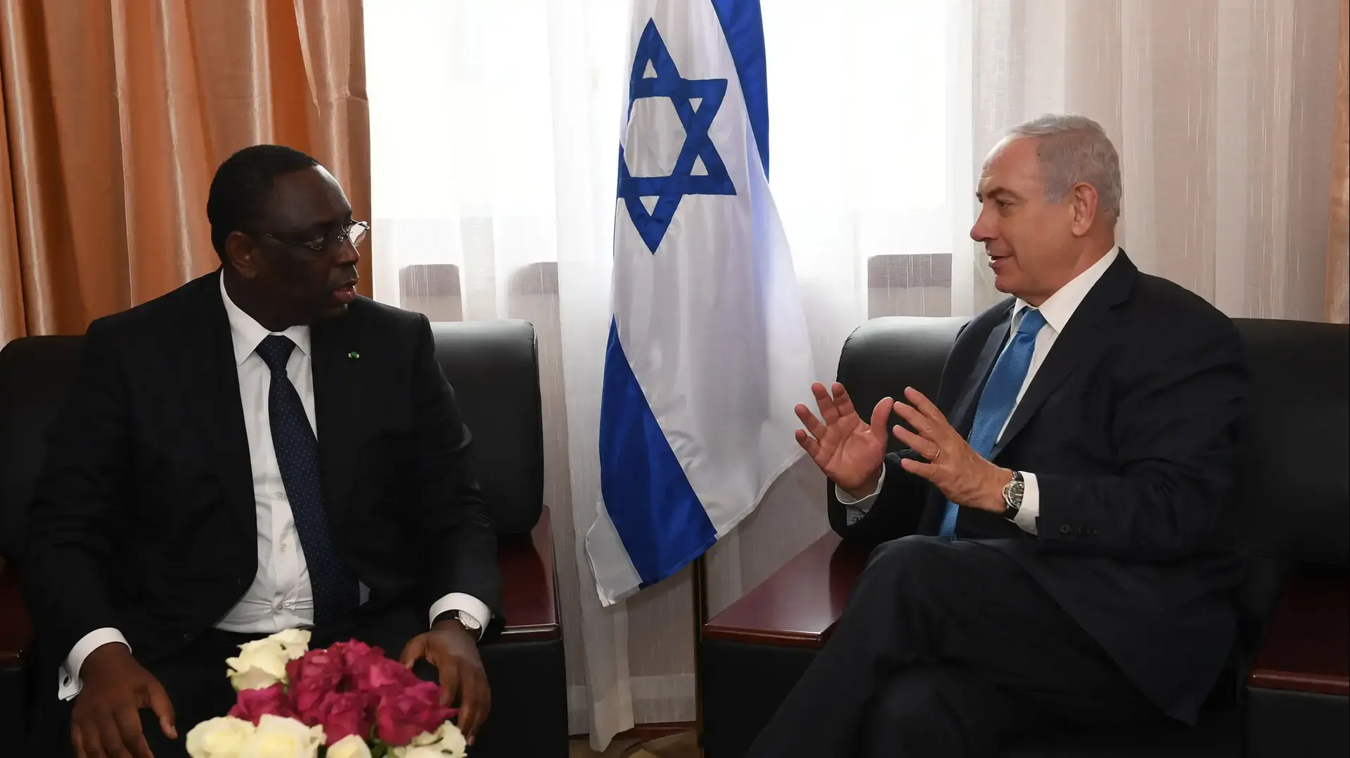 פגישת ראש הממשלה בנימין נתניהו עם נשיא סנגל מאקי סאל במהלך ביקורו בליבריה 4 ביוני 2017 פגישת ראש הממשלה בנימין נתניהו עם נשיא סנגל מאקי סאל במהלך ביקורו בליבריה 4 ביוני 2017