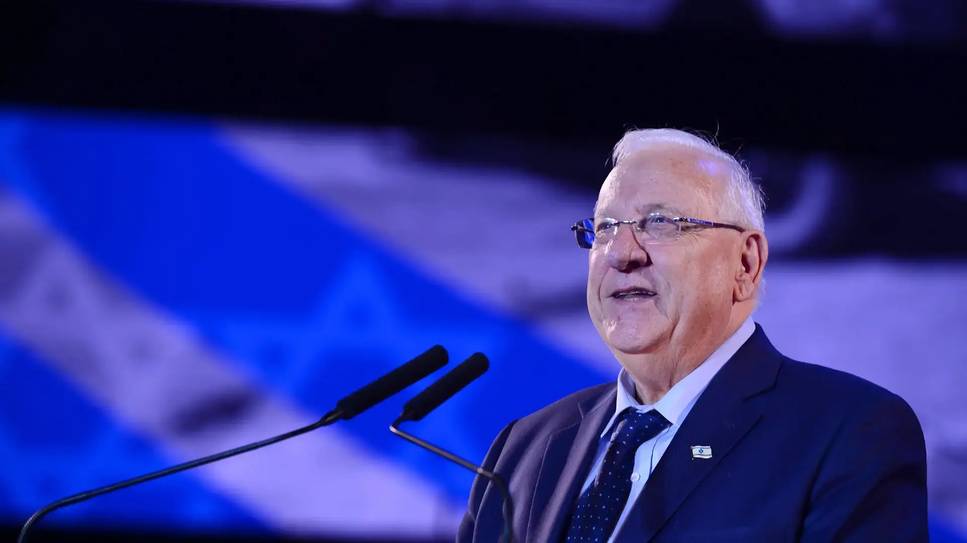 ראובן ריבלין בעצרת המרכזית לציון יובל למלחמת ששת הימים בלטרון 5 ביוני 2017 ראובן ריבלין בעצרת המרכזית לציון יובל למלחמת ששת הימים בלטרון 5 ביוני 2017