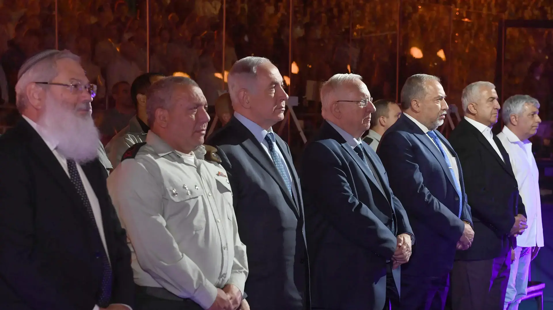 ראובן ריבלין, בנימין נתניהו גדי אייזנקוט ואביגדור ליברמן בעצרת המרכזית לציון יובל למלחמת ששת הימים בלטרון 5 ביוני 2017 ראובן ריבלין, בנימין נתניהו גדי אייזנקוט ואביגדור ליברמן בעצרת המרכזית לציון יובל למלחמת ששת הימים בלטרון 5 ביוני 2017