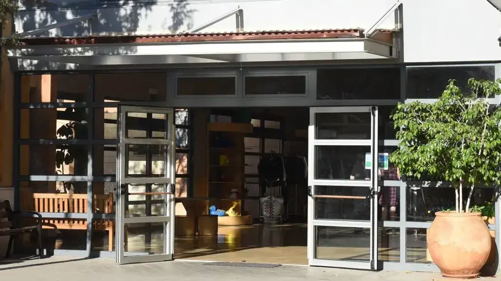 בית הספר בצפון תל אביב בו המורה נחשד בעבירות מין בקטינים 7 ביוני 2017