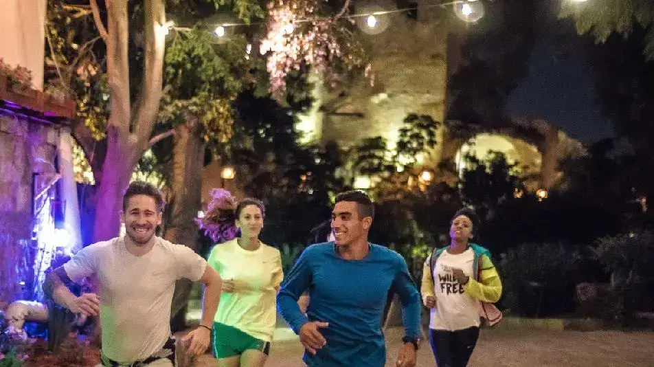 יונתן מלכא עם קבוצת ריצה יונתן מלכא עם קבוצת ריצה