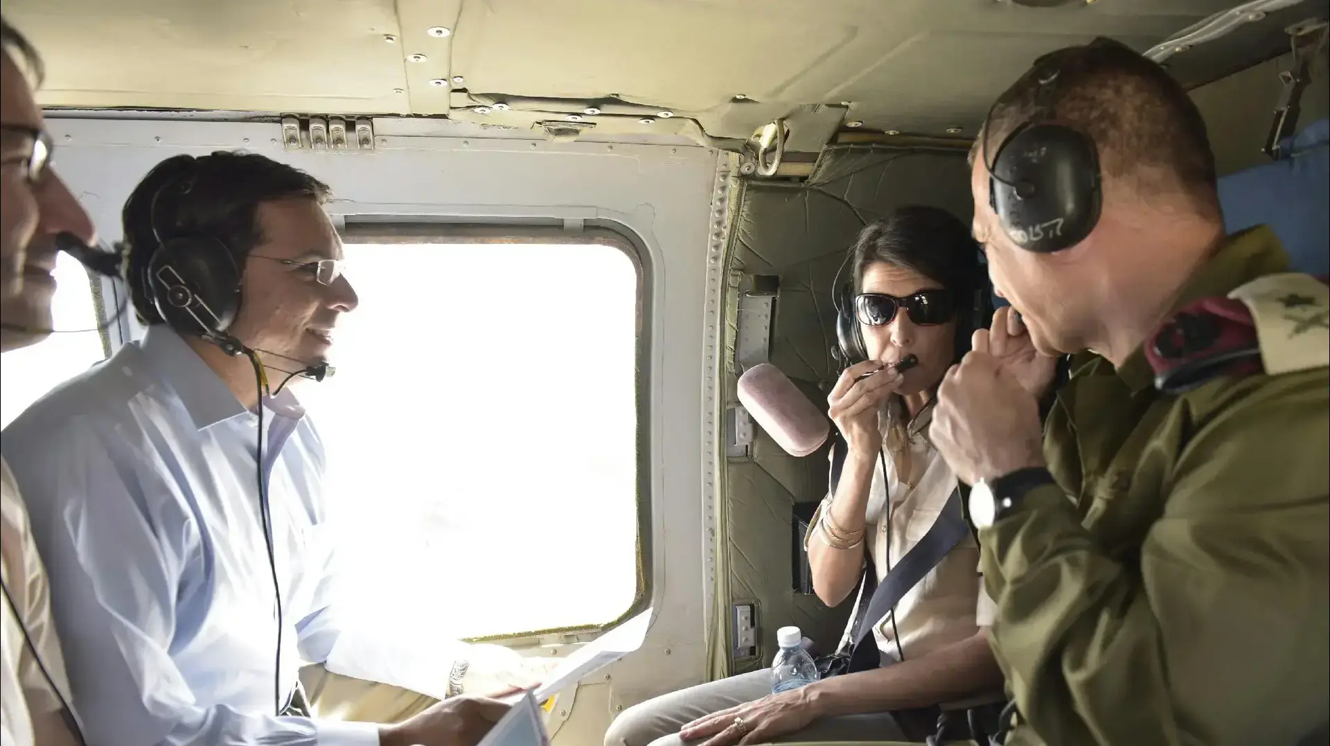 השגרירה היילי, השגריר דנון וסגן הרמטכ"ל אלוף אביב כוכבי 8 ביוני 2017 השגרירה היילי, השגריר דנון וסגן הרמטכ"ל אלוף אביב כוכבי 8 ביוני 2017
