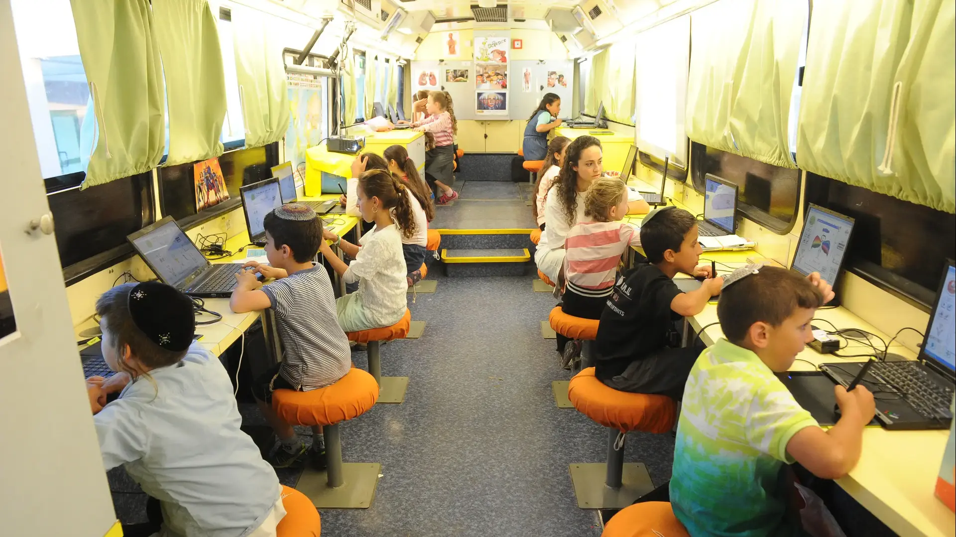 האוטובוס שמפעילה עמותת אופנים האוטובוס שמפעילה עמותת אופנים