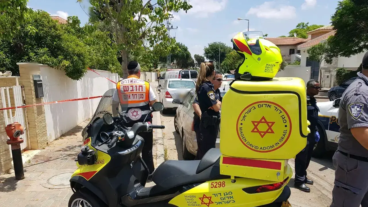 זירת ארוע הדקירה באשקלון, פינוי הפועה 12 ביוני 2017 זירת ארוע הדקירה באשקלון, פינוי הפועה 12 ביוני 2017