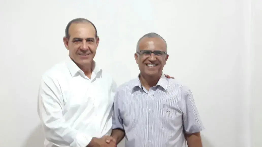 מועמד לראשות עיריית רמלה מוטי יצחקי ויחיאל ניזרי שהביע בו תמיכה מועמד לראשות עיריית רמלה מוטי יצחקי ויחיאל ניזרי שהביע בו תמיכה