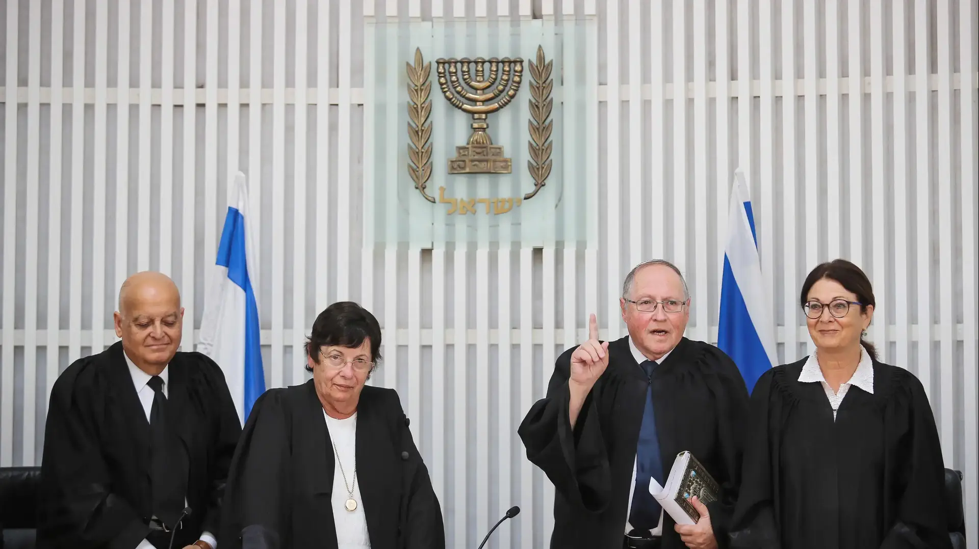 מרים נאור ואליקים רובינשטיין בטקס פרישתו 13 ביוני 2017 מרים נאור ואליקים רובינשטיין בטקס פרישתו 13 ביוני 2017