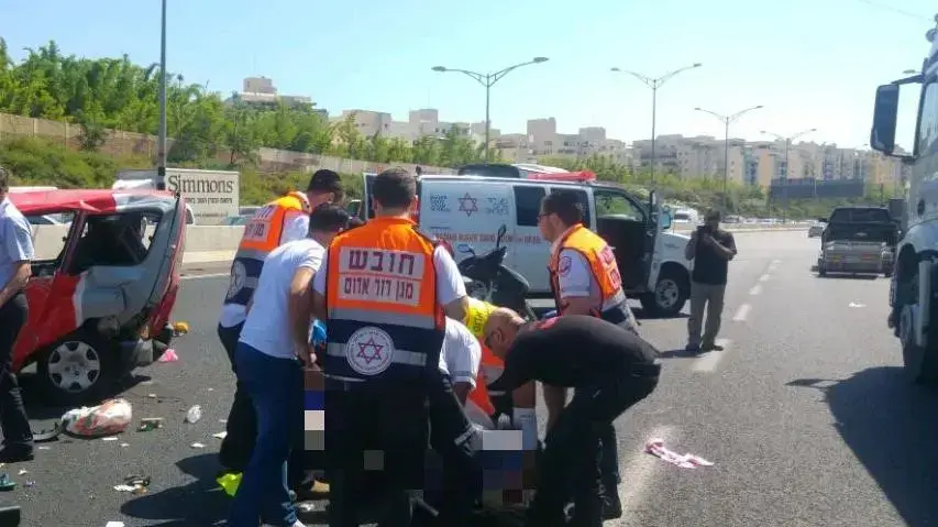 תאונה בסמוך לקריית אונו שגבתה הרוגה 18 ביוני 2017 תאונה בסמוך לקריית אונו שגבתה הרוגה 18 ביוני 2017