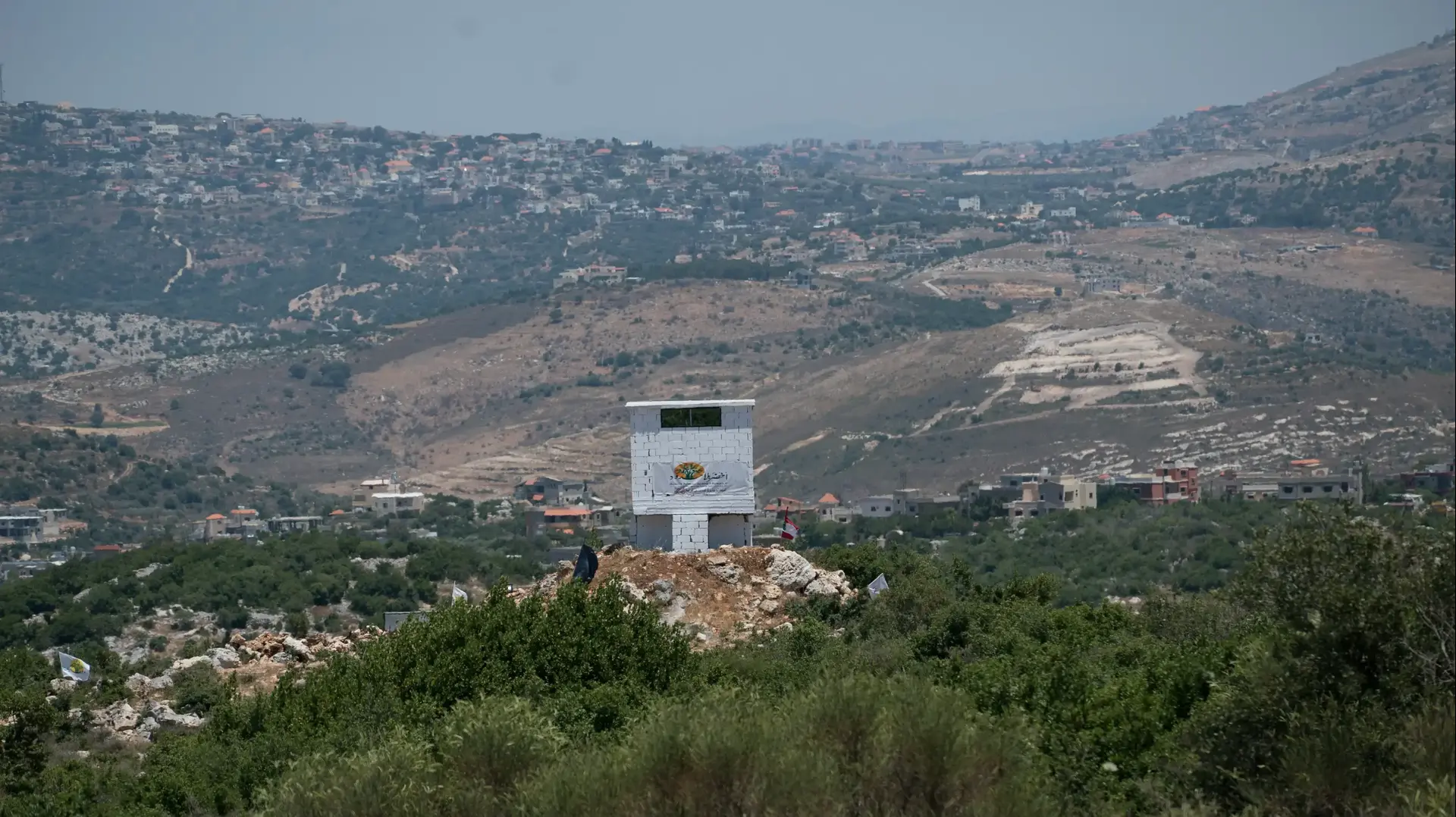 רשת התצפיות של חיזבאללה הפועלת במסווה ארגון ירוק ללא גבולות ונחשפה היום בפני מועצת הביטחון של האו"ם, 22 ביוני 2017 רשת התצפיות של חיזבאללה הפועלת במסווה ארגון ירוק ללא גבולות ונחשפה היום בפני מועצת הביטחון של האו"ם, 22 ביוני 2017