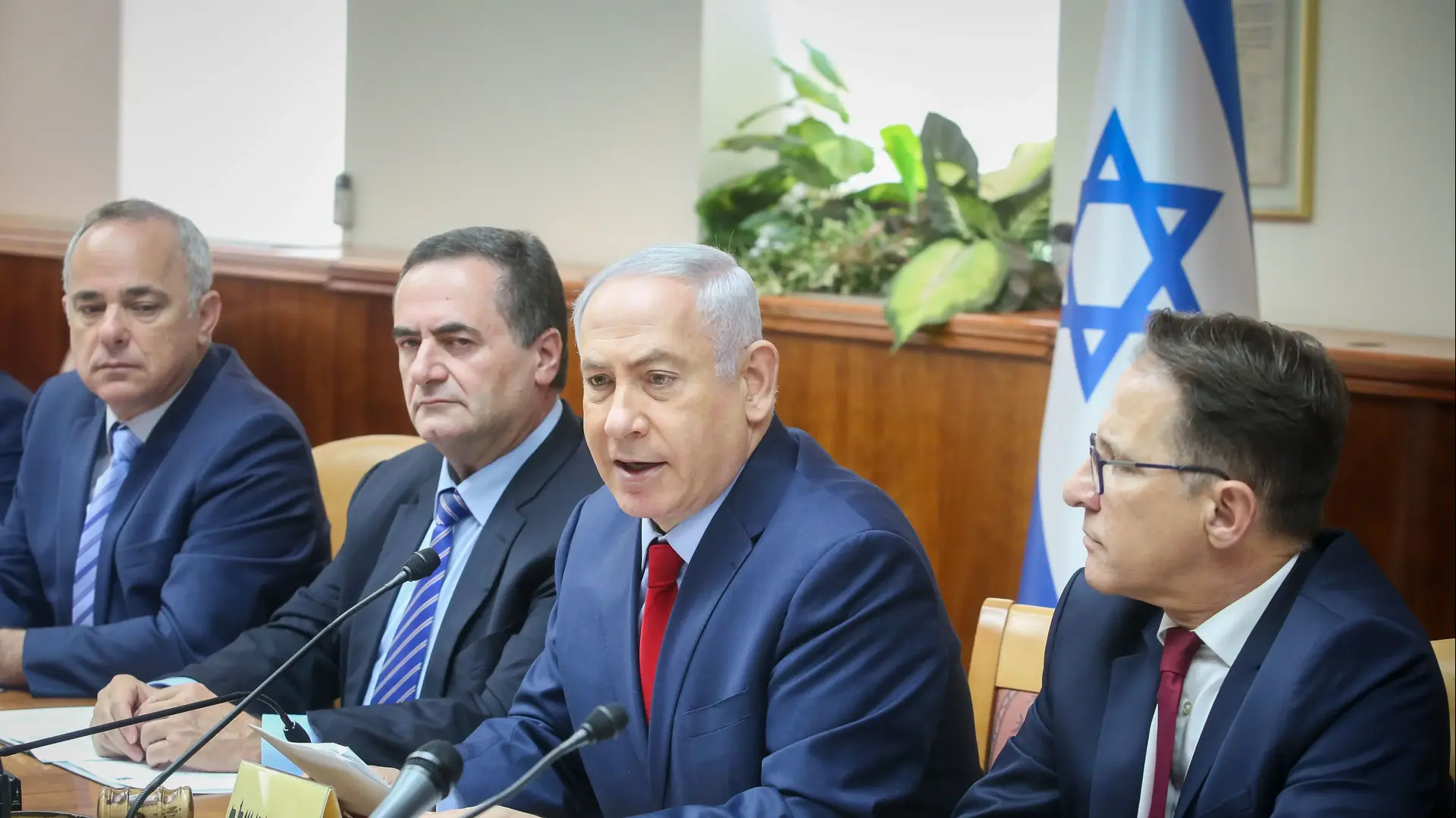 ביבי נתניהו בפתח ישיבת הממשלה 25 ביוני 2017 