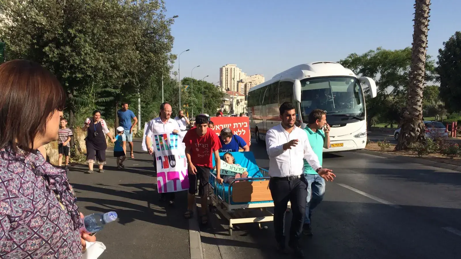 הפגנת הורי הדסה מאוהל המחאה לכיוון גשר המיתרים 27 ביוני 2017 הפגנת הורי הדסה מאוהל המחאה לכיוון גשר המיתרים 27 ביוני 2017
