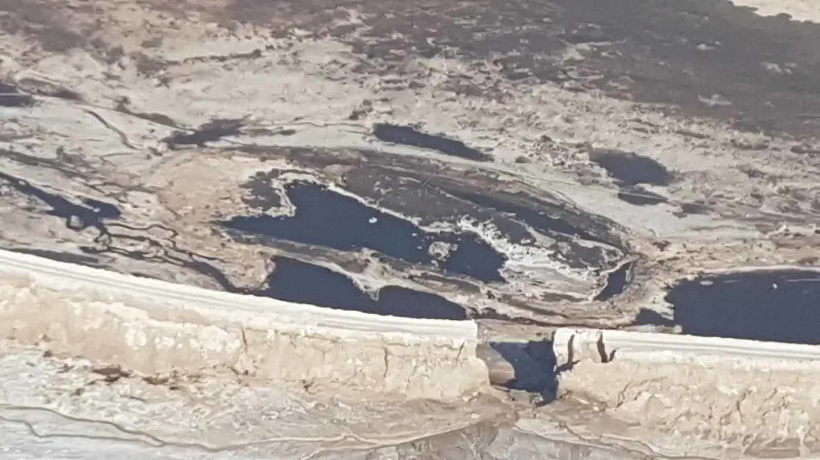 דליפת חומצה בנחל אשלים שבאזור ים המלח. 30 ביוני 2017