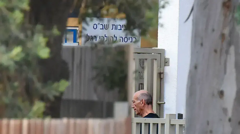 אהוד אולמרט משתחרר מכלא מעשיהו 2 ביוני 2017 אהוד אולמרט משתחרר מכלא מעשיהו 2 ביוני 2017