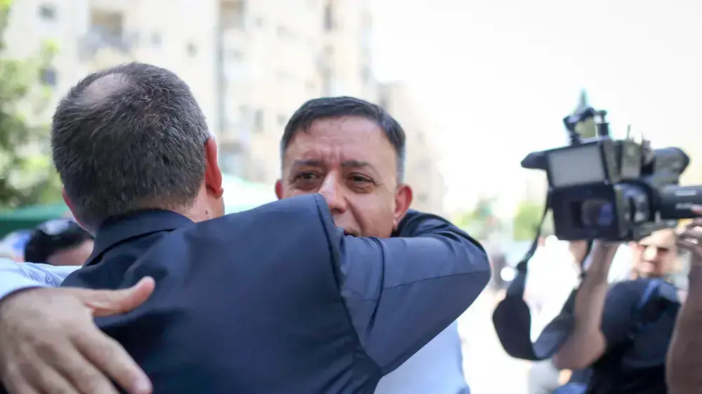 אבי גבאי מצביע בירושלים 4 ביוני 2017 אבי גבאי מצביע בירושלים 4 ביוני 2017