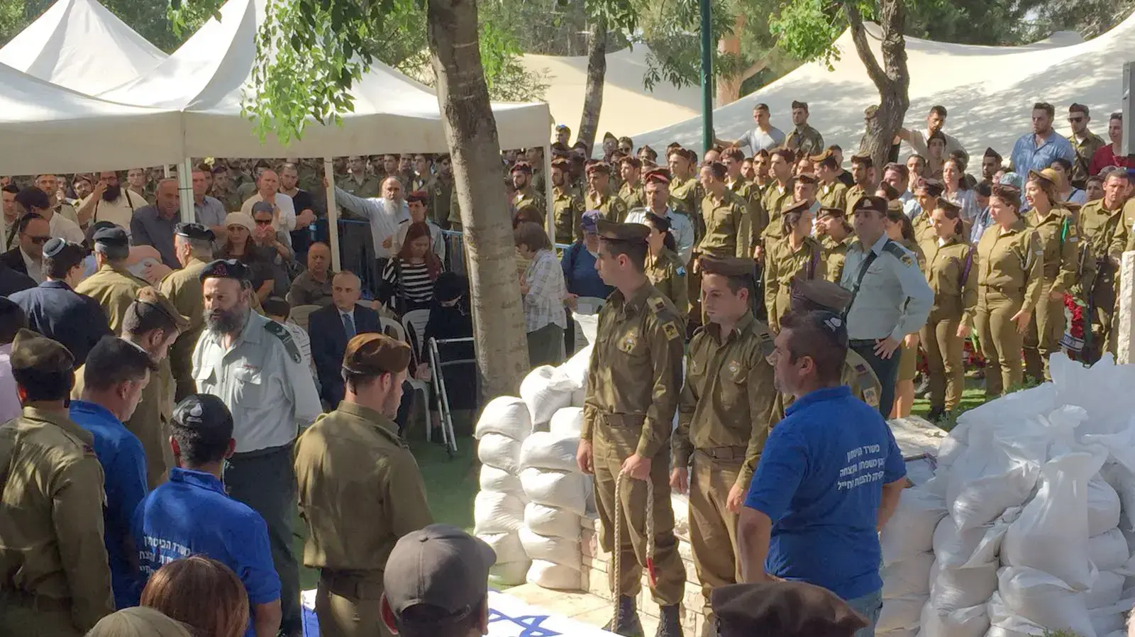 הלוויתו של סגן דוד גולובנציץ מאפרת בהר הרצל 5 ביולי 2017 הלוויתו של סגן דוד גולובנציץ מאפרת בהר הרצל 5 ביולי 2017