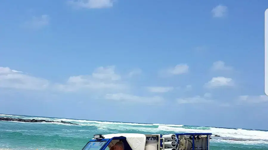 בנימין נתניהו ונרנדרה מודי בחוף אולגה במתקן נייד להתפלת מים 6 ביולי 2017 בנימין נתניהו ונרנדרה מודי בחוף אולגה במתקן נייד להתפלת מים 6 ביולי 2017