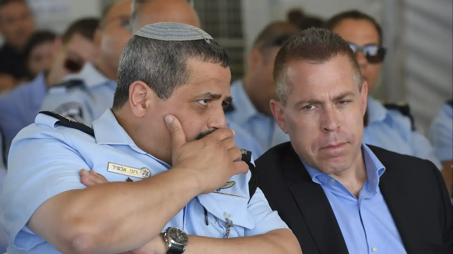 המפכ"ל רוני אלשיך והשר ארדן היום בטקס טקס חנוכת השיטור הרגלי של חוף הים 6 ביולי 2017 המפכ"ל רוני אלשיך והשר ארדן היום בטקס טקס חנוכת השיטור הרגלי של חוף הים 6 ביולי 2017