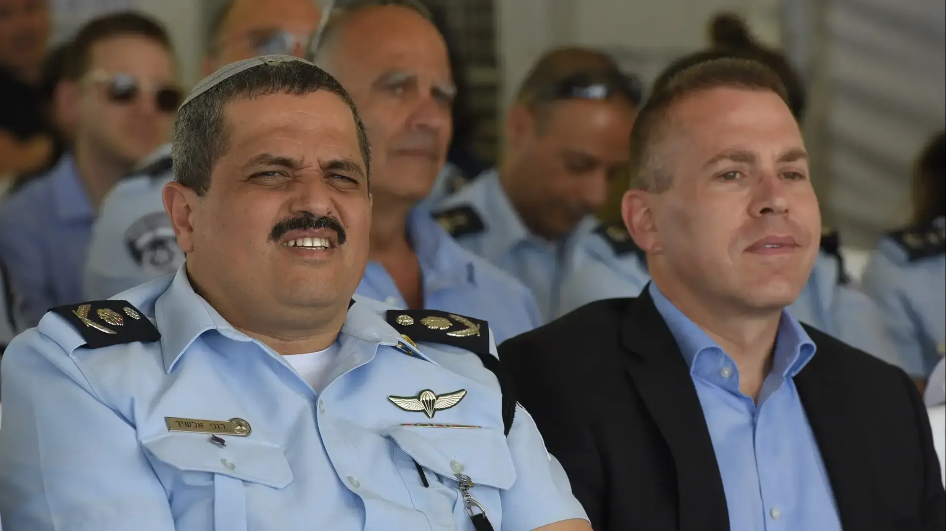 המפכ"ל רוני אלשיך והשר ארדן היום בטקס טקס חנוכת השיטור הרגלי של חוף הים 6 ביולי 2017 המפכ"ל רוני אלשיך והשר ארדן היום בטקס טקס חנוכת השיטור הרגלי של חוף הים 6 ביולי 2017
