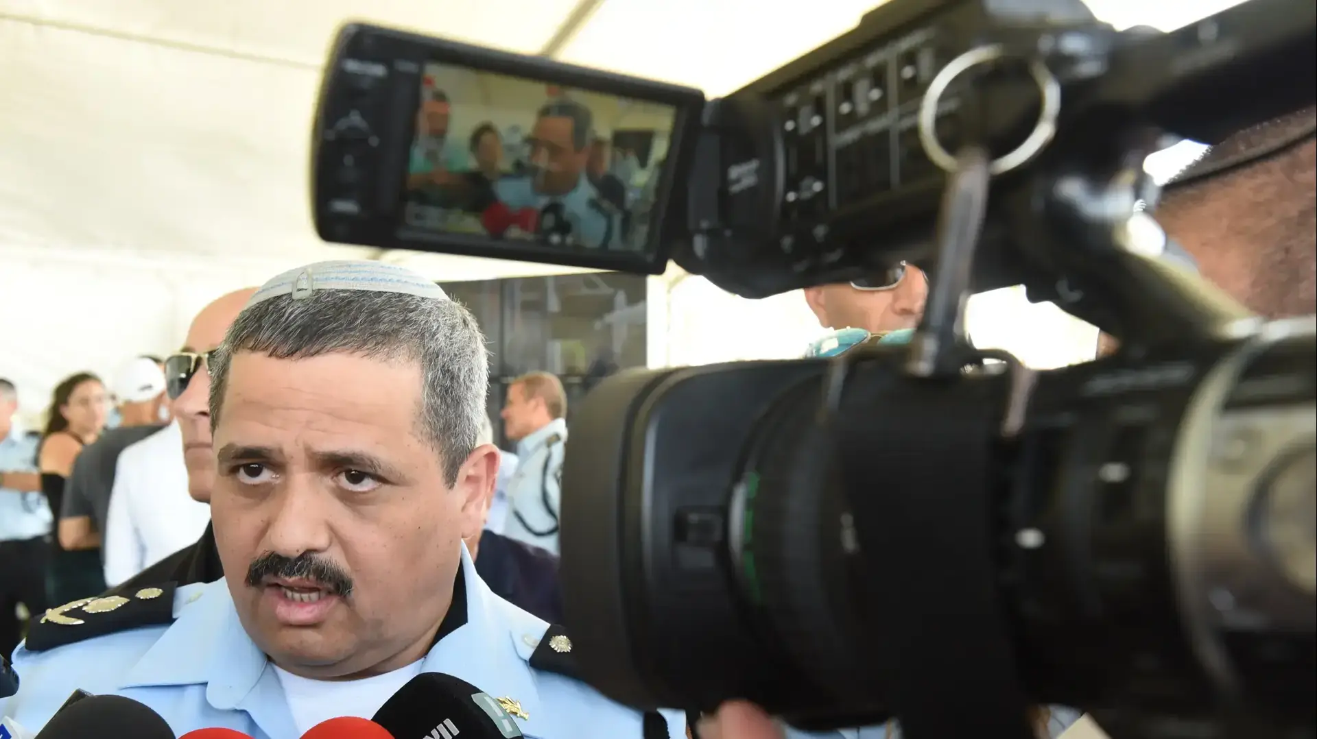 המפכ"ל רוני אלשיך והשר ארדן היום בטקס טקס חנוכת השיטור הרגלי של חוף הים 6 ביולי 2017 המפכ"ל רוני אלשיך והשר ארדן היום בטקס טקס חנוכת השיטור הרגלי של חוף הים 6 ביולי 2017