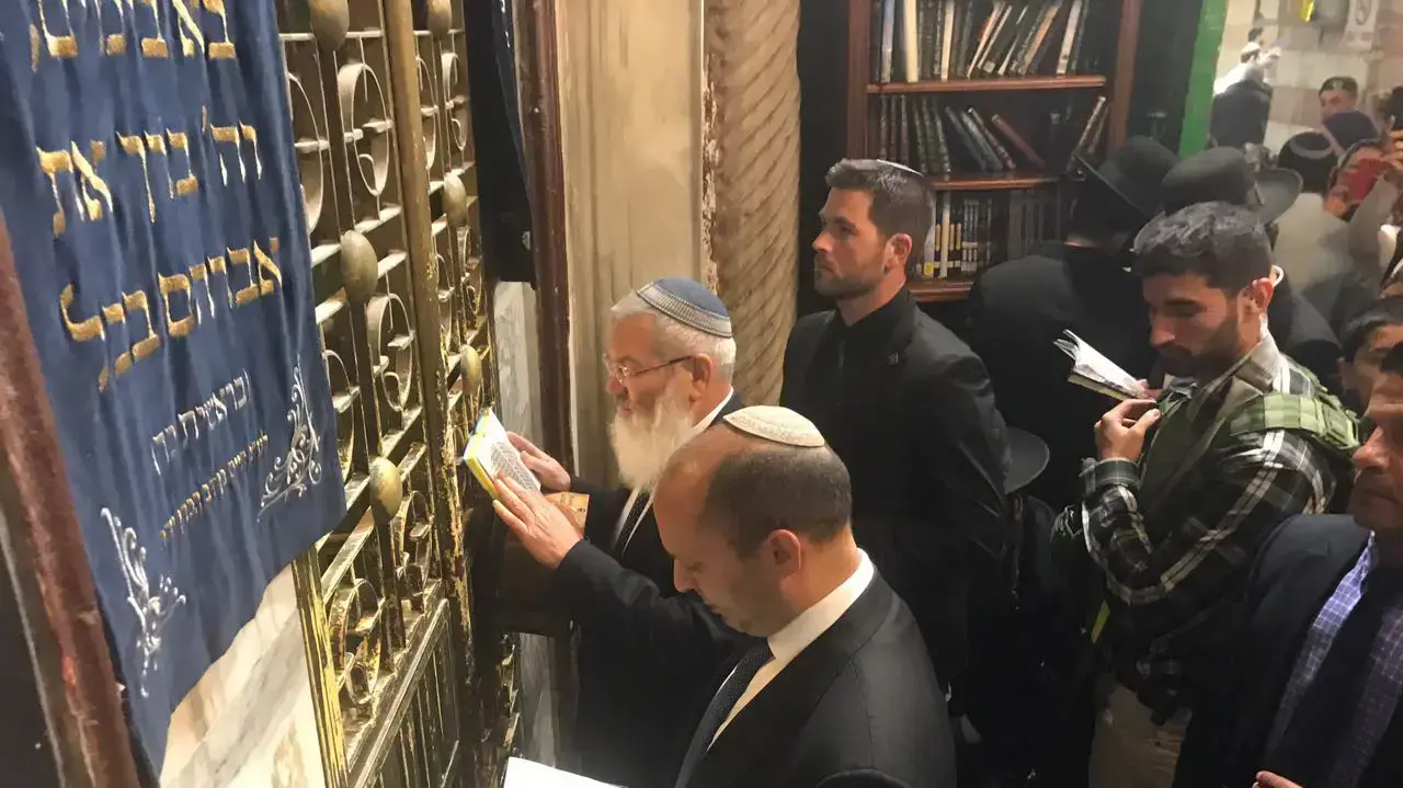 שר החינוך נפתלי בנט במערת המכפלה, ארכיון שר החינוך נפתלי בנט במערת המכפלה, ארכיון