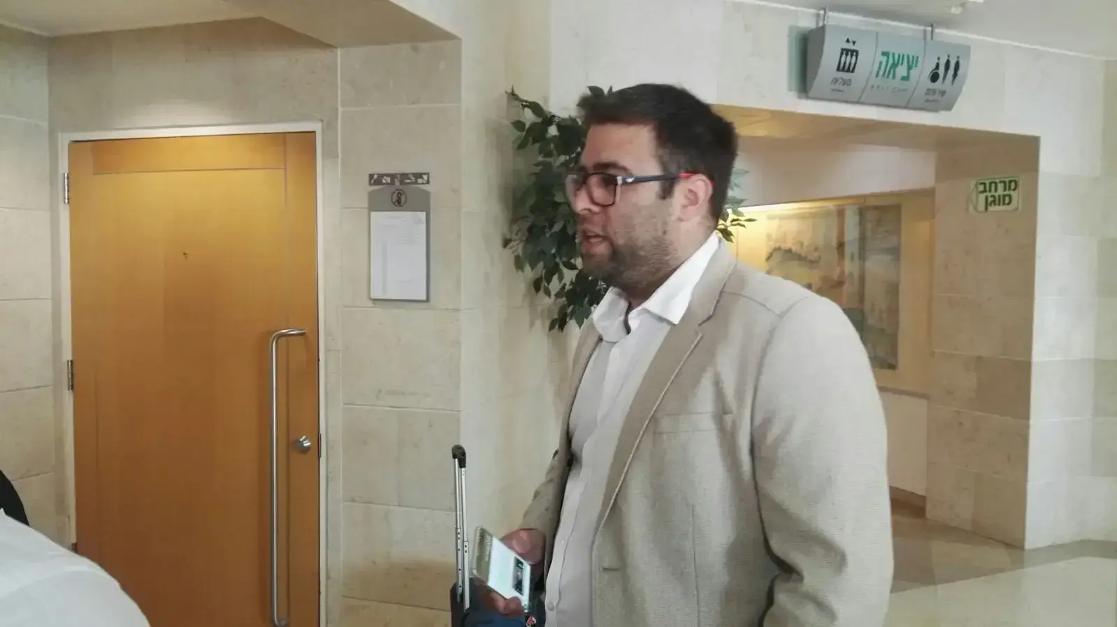 אורן חזן בדיון בערעורו בבית המשפט על נהיגה במהירות מופרזת באילת 9 ביולי 2017 אורן חזן בדיון בערעורו בבית המשפט על נהיגה במהירות מופרזת באילת 9 ביולי 2017