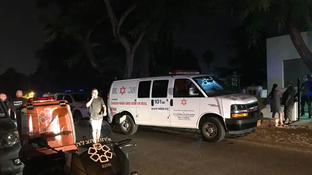זירת הירי הערב בבית יצחק 10 ביולי 2017 זירת הירי הערב בבית יצחק 10 ביולי 2017