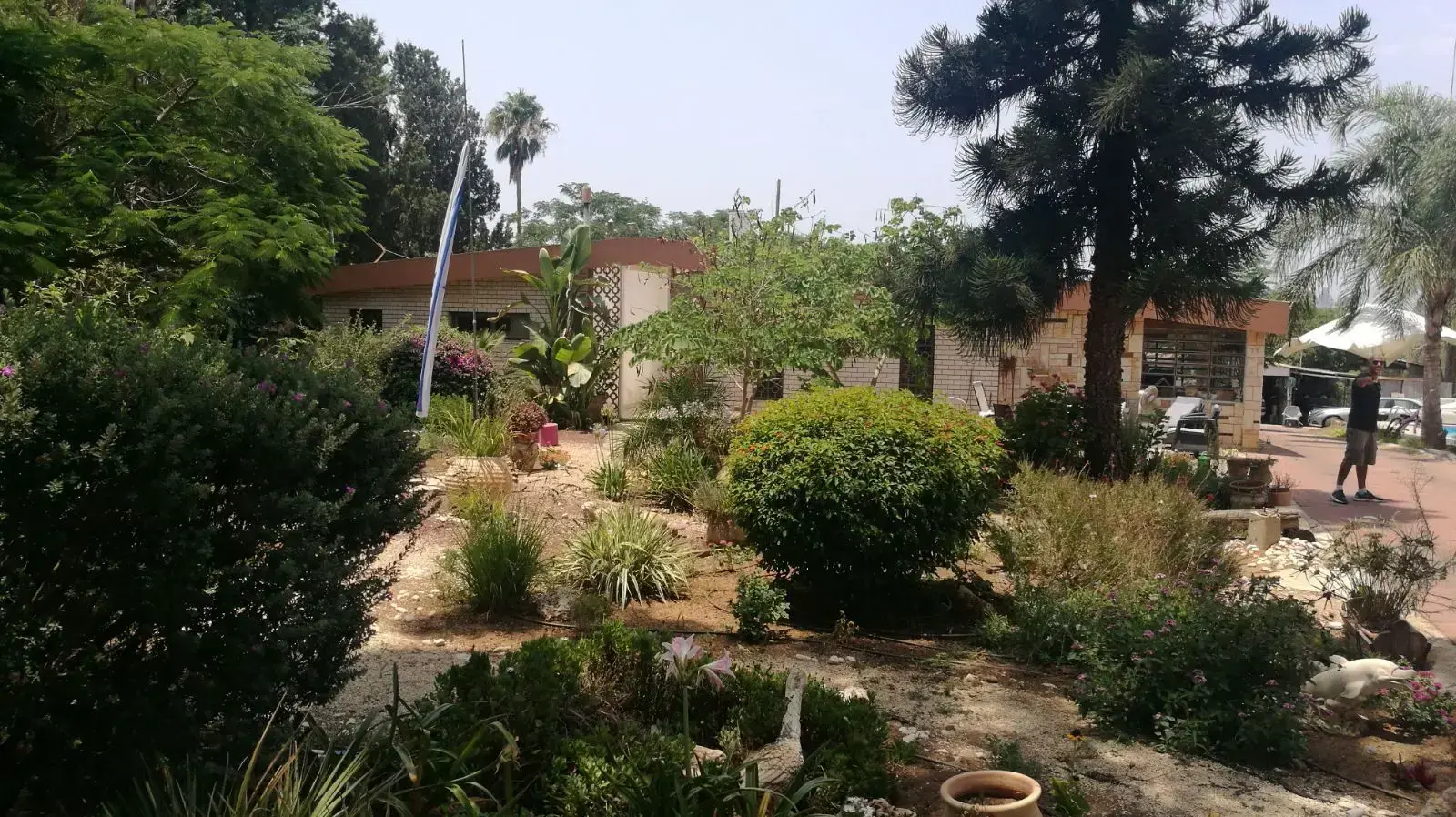 הבית בבית ישצחק שבו נורה הפורץ 11 ביולי 2017 הבית בבית ישצחק שבו נורה הפורץ 11 ביולי 2017