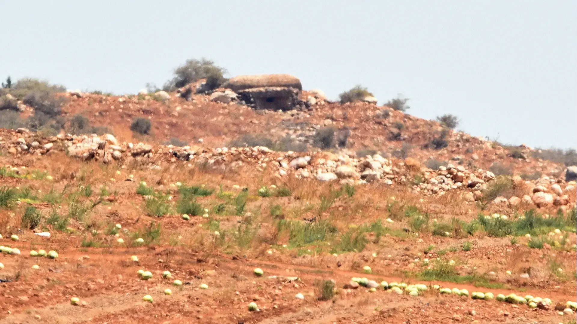 מוצב קפל קרקע של חיזבללה מעל כפר יובל מוצב קפל קרקע של חיזבללה מעל כפר יובל