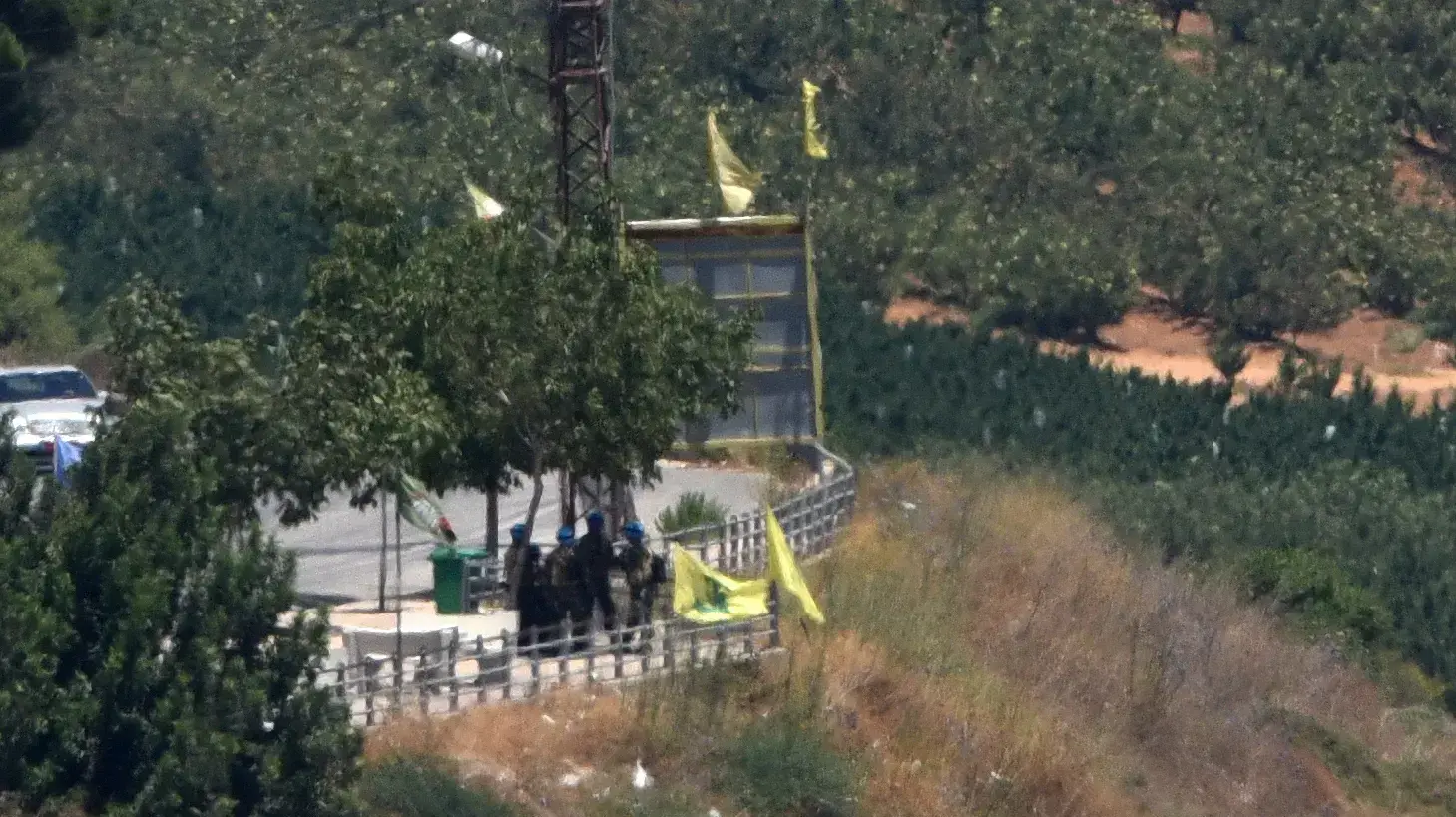 דגלי חיזבלה בכפר כליה (מס' 1) דגלי חיזבלה בכפר כליה (מס' 1)