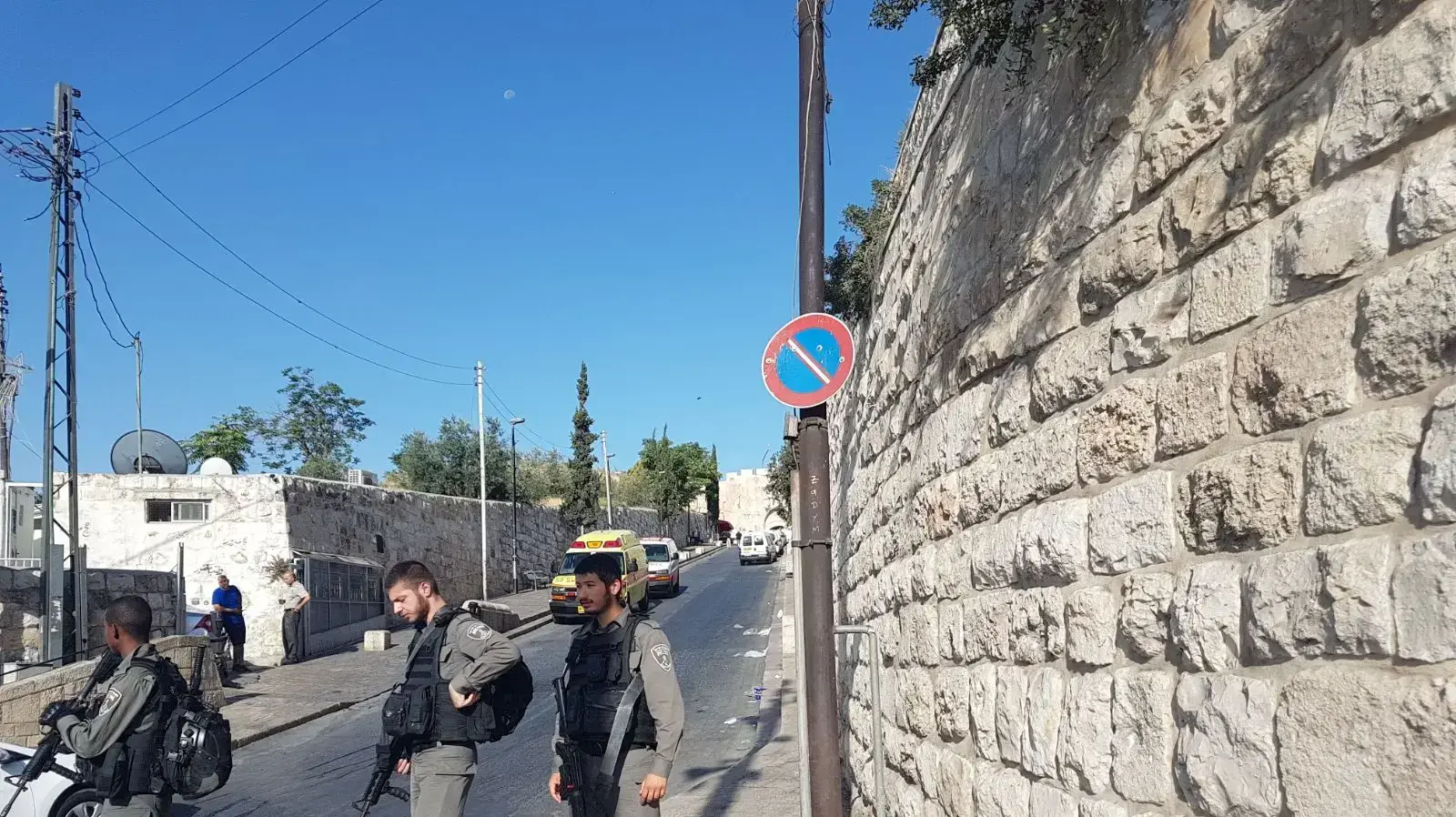 זירת פיגוע ירי בשער האריות שבירושלים. 14 ביולי 2017 זירת פיגוע ירי בשער האריות שבירושלים. 14 ביולי 2017