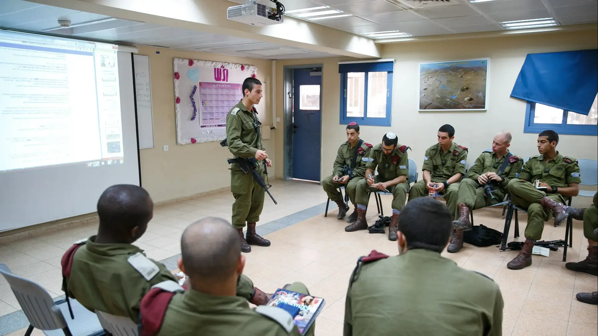 בסיס האימונים של חטיבת הצנחנים, שנמצא ליד קיבוץ שומריה שבגב יוני 2017 בסיס האימונים של חטיבת הצנחנים, שנמצא ליד קיבוץ שומריה שבגב יוני 2017
