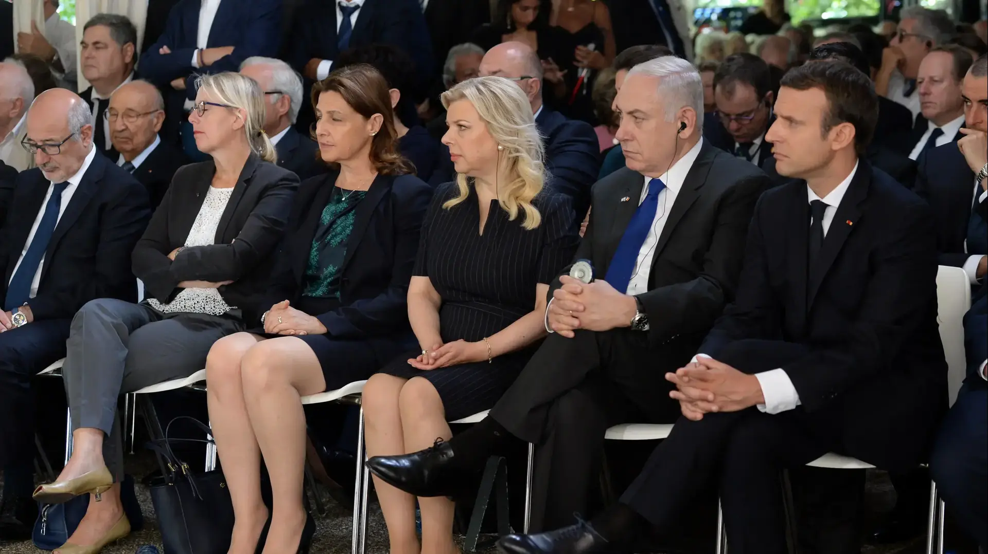 בנימין נתניהו ועמנואל מקרון בתחילת פגישתם בארמון האליזה 16 בייולי 2017 בנימין נתניהו ועמנואל מקרון בתחילת פגישתם בארמון האליזה 16 בייולי 2017