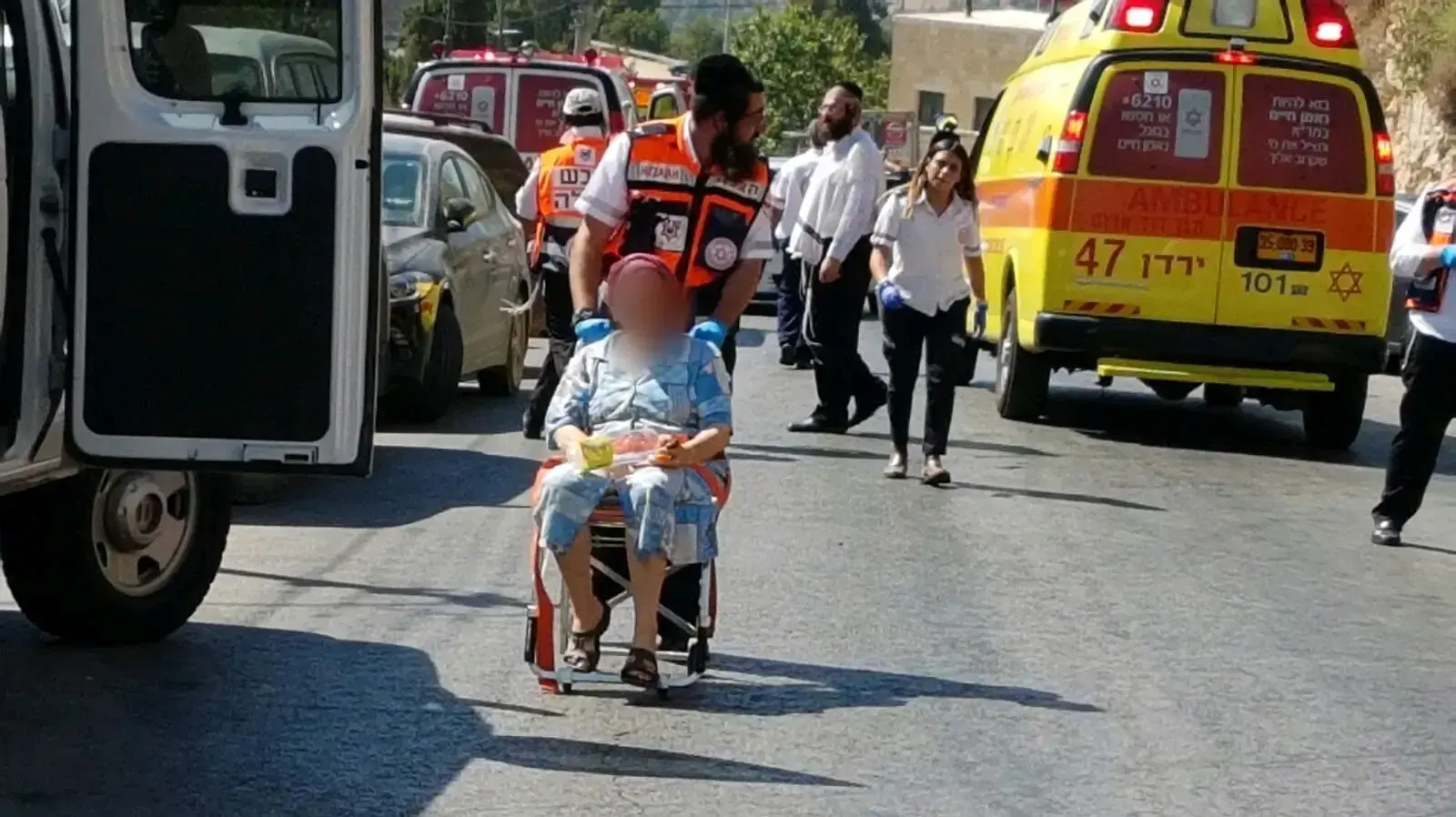 שריפת קוצים התפשטה לשכונת כנען שבצפת, תושבים פונו מבתיהם. 16 ביולי 2017 שריפת קוצים התפשטה לשכונת כנען שבצפת, תושבים פונו מבתיהם. 16 ביולי 2017